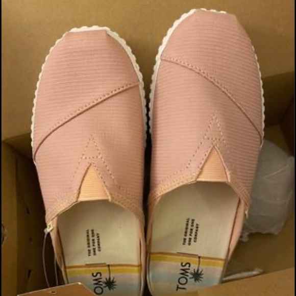 NWT Tom’s platform slip on shoes - Picture 4 of 4